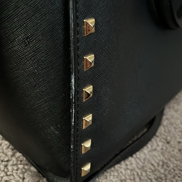 Michael kors purse - Picture 5 of 5